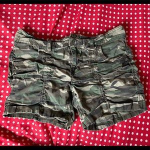 🌙 5/25 Camo Short Shorts